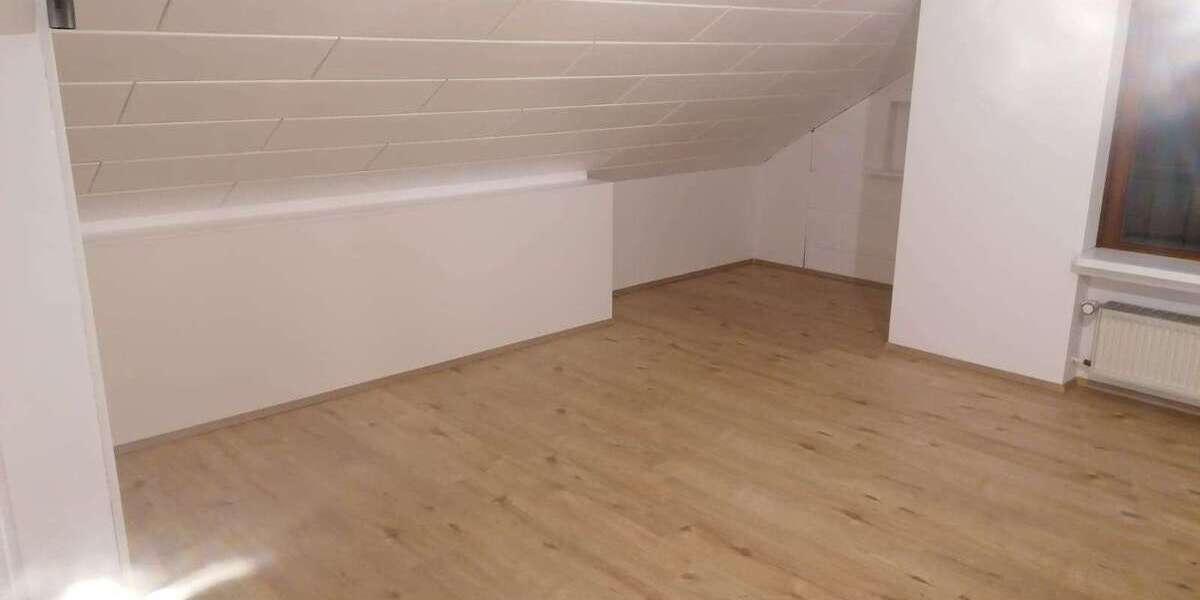 Etagenwohnung Westerngrund - 5 Zimmer, 95 m&sup2;, 800&euro; | Angebot:26826040