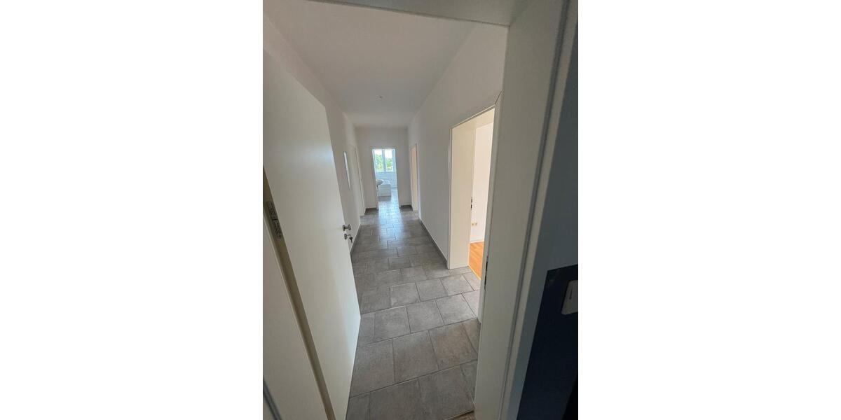 Etagenwohnung Schleiz - 4 Zimmer, 97 m&sup2;, 910&euro; | Angebot:27637932