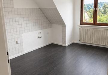 Wohnung Saarbrücken Dudweiler - 4 Zimmer, 88 m&sup2;, 700&euro; | Angebot:27637527