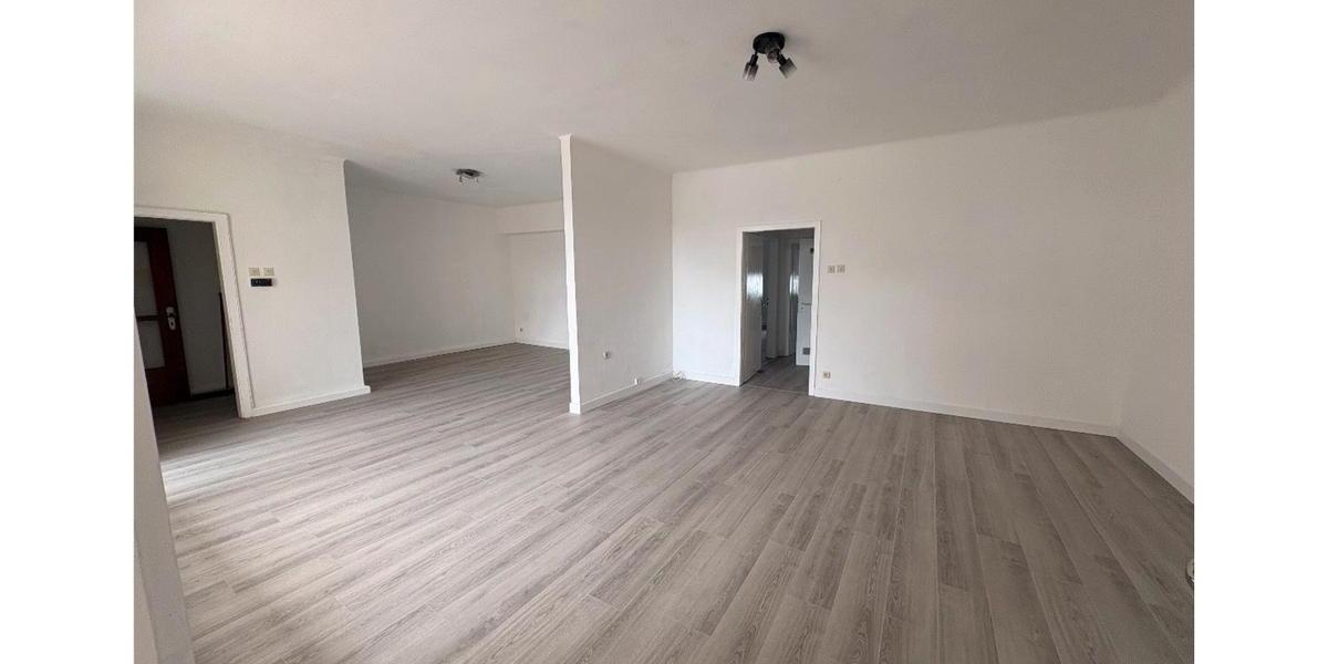 Etagenwohnung Dillingen (Saar) - 4 Zimmer, 135 m&sup2;, 695&euro; | Angebot:27637773