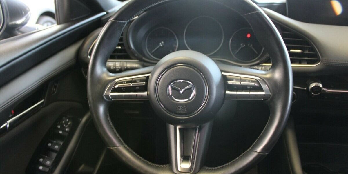 Mazda 3 SKYACTIVE-X M-Hybrid Drive 79.998 km 16.980 &euro; Euskirchen 53881