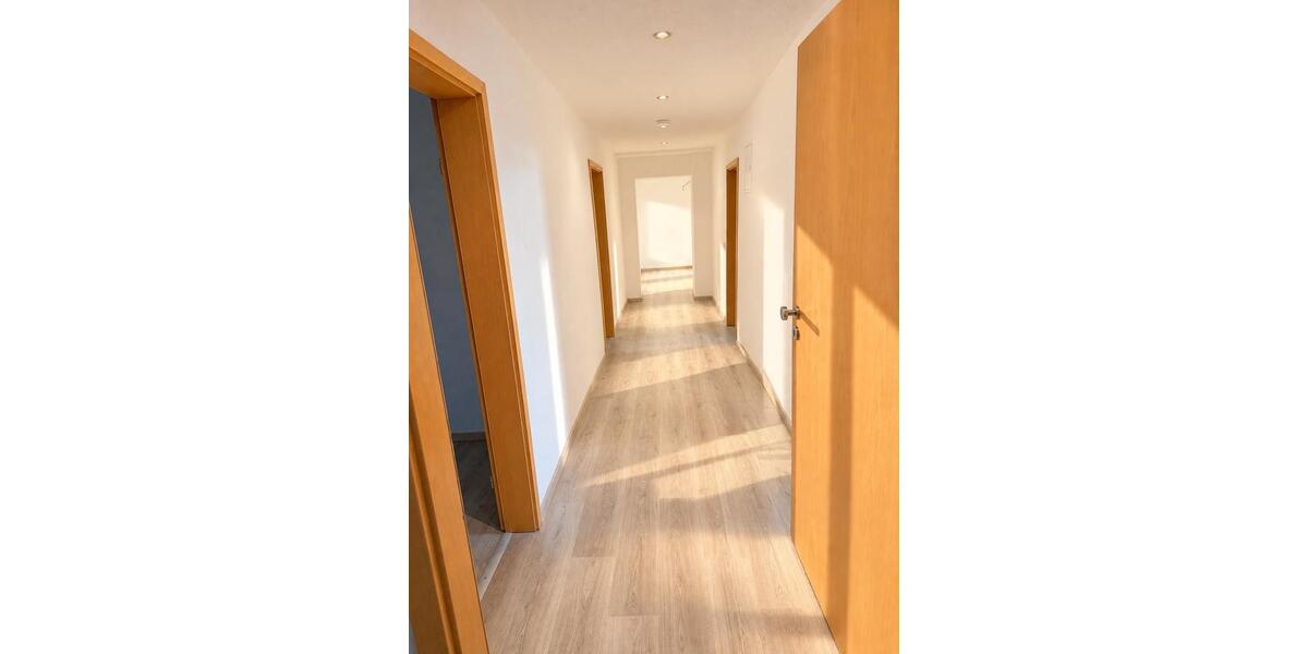Dachgeschoßwohnung Homburg - 4 Zimmer, 110 m&sup2;, 890&euro; | Angebot:27637673