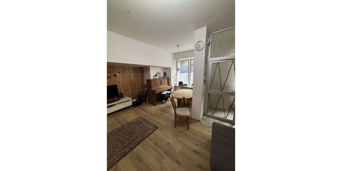 Etagenwohnung Duisburg Ruhrort - 3 Zimmer, 88 m&sup2;, 545&euro; | Angebot:27657150