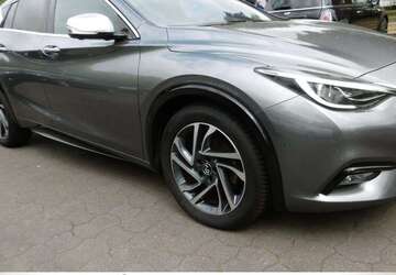 INFINITI Q30 112.808 km 13.800 &euro; Hamburg 22459