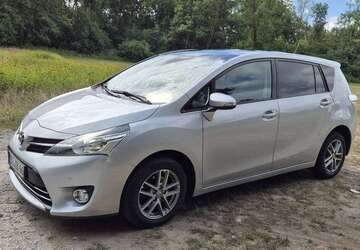 Toyota Verso 112.500 km 12.500 &euro; Bielefeld 33689
