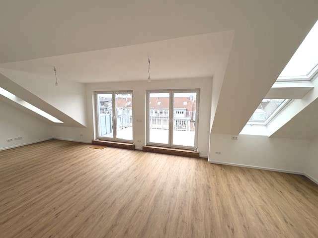 Etagenwohnung Düsseldorf Düsseltal - 2 Zimmer, 77 m&sup2;, 1.490&euro; | Angebot:27295324