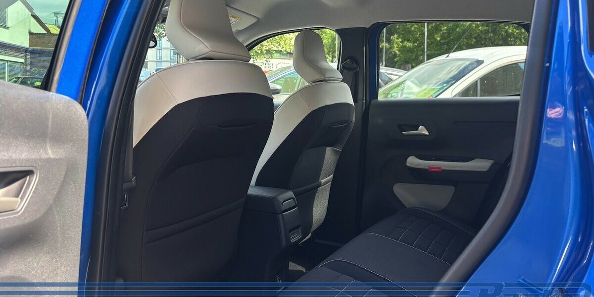 Citroen E-C3 EAT 80kW*LED*NAV*RFK*Carplay*Digital*PDC* 3.106 km 19.990 &euro; Berlin 13187