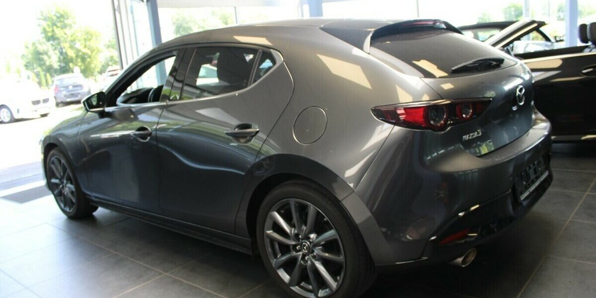 Mazda 3 SKYACTIVE-X M-Hybrid Drive 79.998 km 16.980 &euro; Euskirchen 53881
