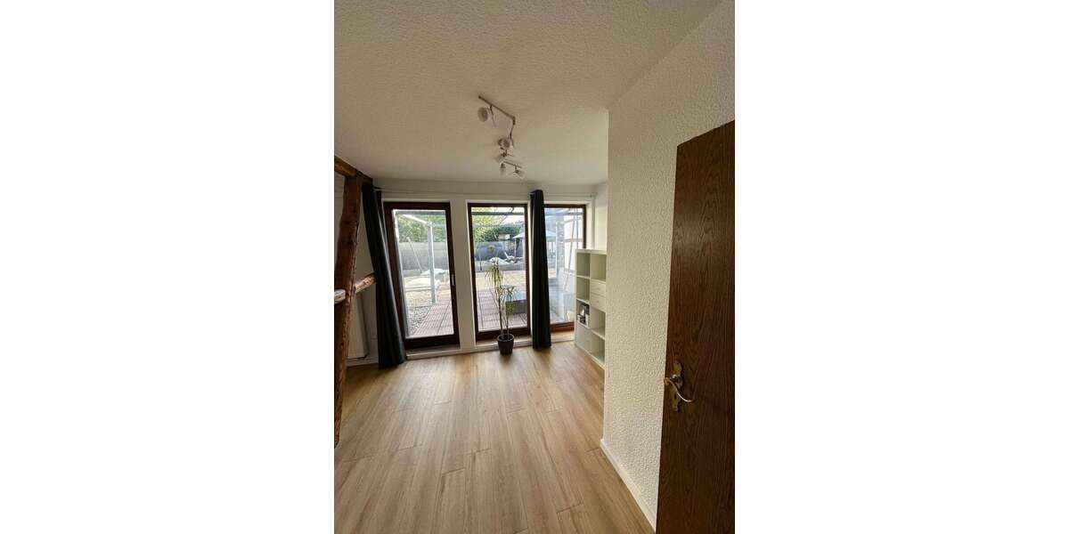 Etagenwohnung Dransfeld - 5 Zimmer, 211 m&sup2;, 1.450&euro; | Angebot:26765323