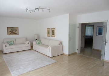 Wohnung Oberursel - 4 Zimmer, 106 m&sup2;, 1.700&euro; | Angebot:27273519