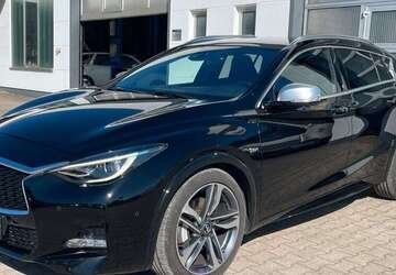 INFINITI Q30 61.470 km 16.900 &euro; Heidenheim 89520