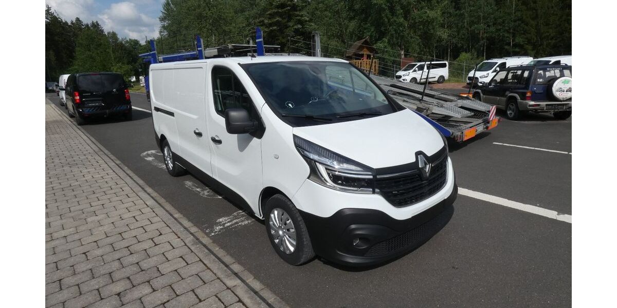 Renault Trafic 156.000 km 12.971 &euro; Waldsassen 95652