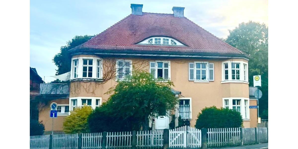 Dachgeschoßwohnung Hildburghausen - 4 Zimmer, 85 m&sup2;, 720&euro; | Angebot:27638035